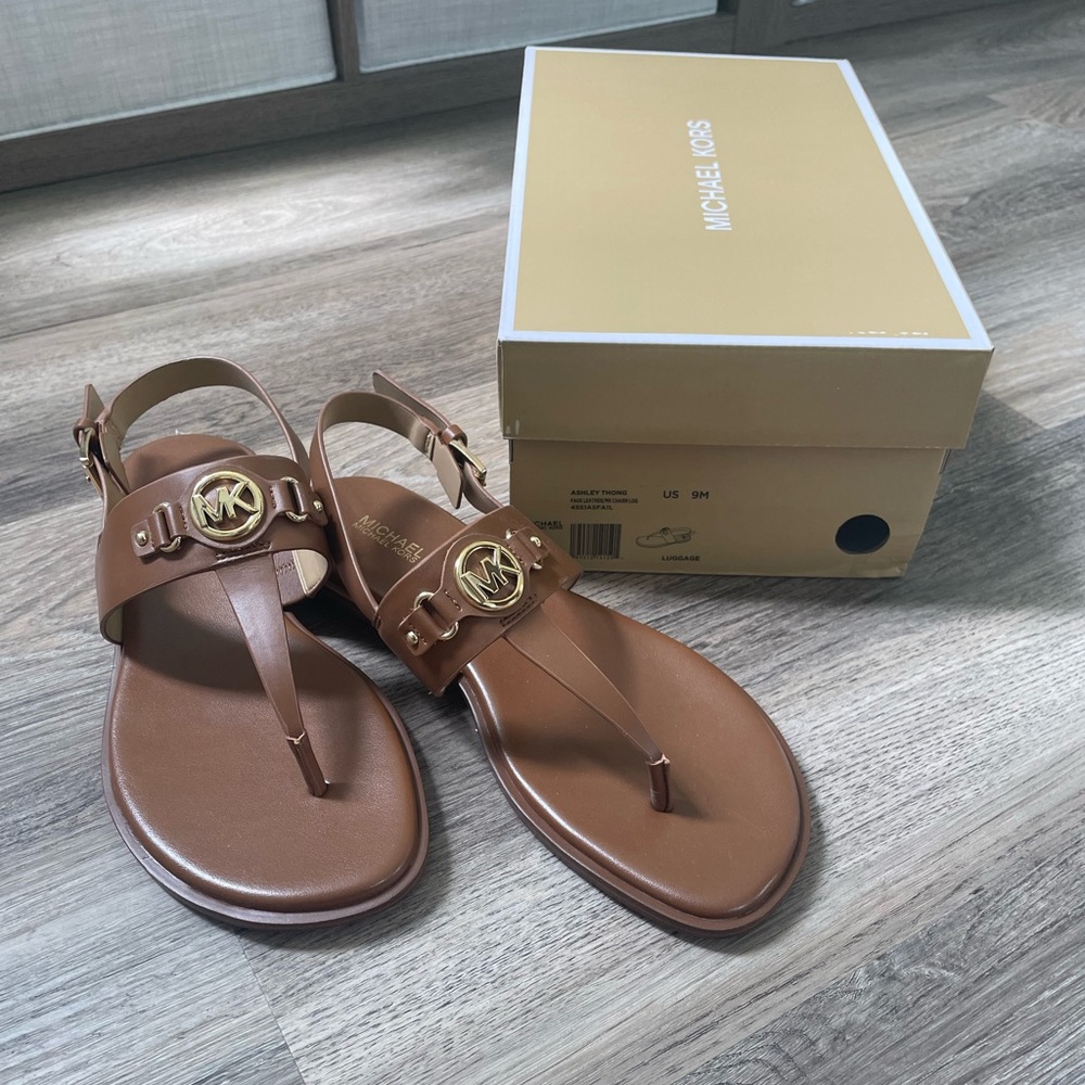 NWT Ashley Thong - Luggage